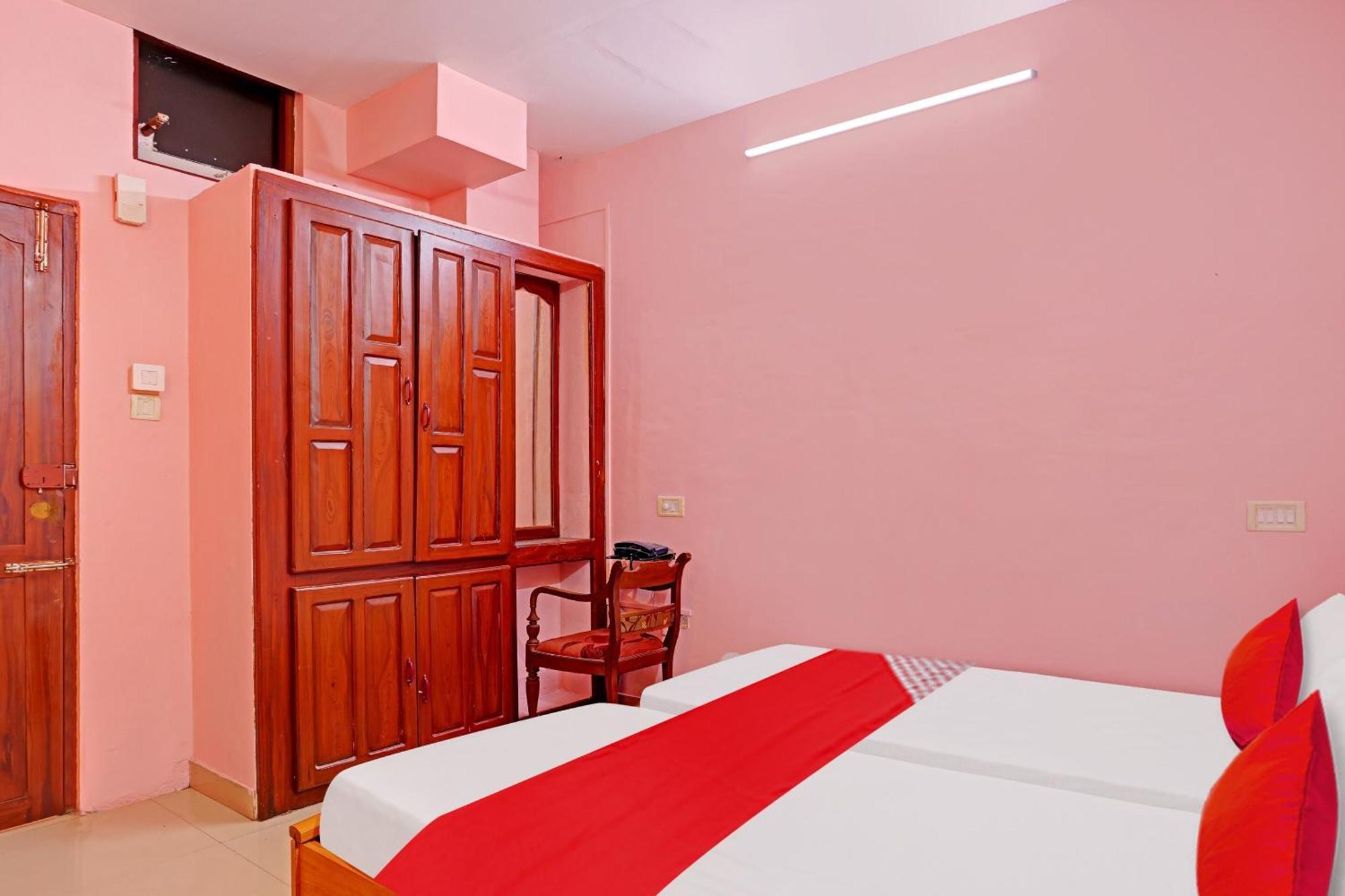Hotel O Safa Inn Trippapur Bagian luar foto